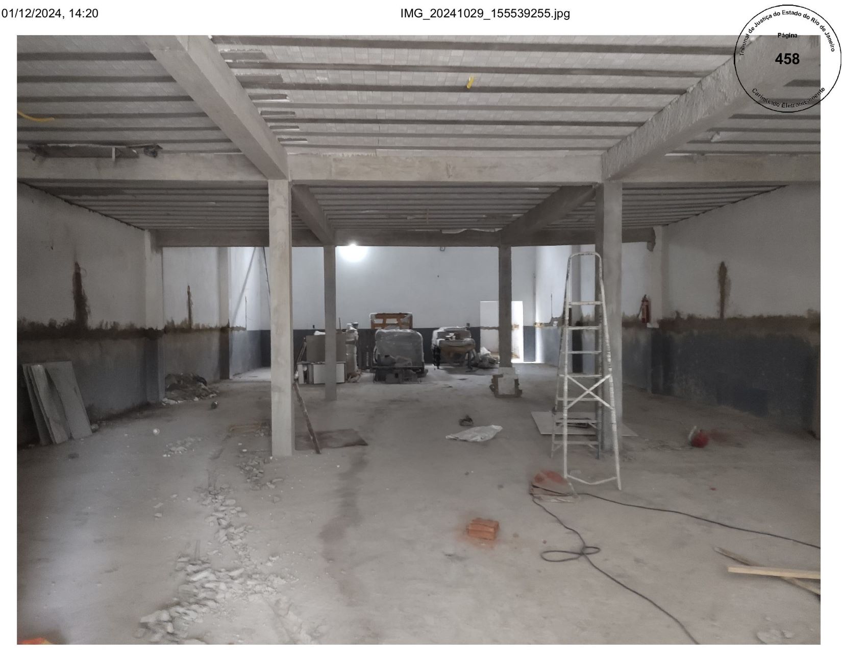 Prédio e respectivo terreno na rua moravia, nº131 frente... - prédio e respectivo terreno na rua moravia, nº131 frente e fundos, cocotá, rio de...